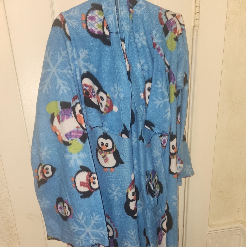 * Snuggie - Picture 2 of 3